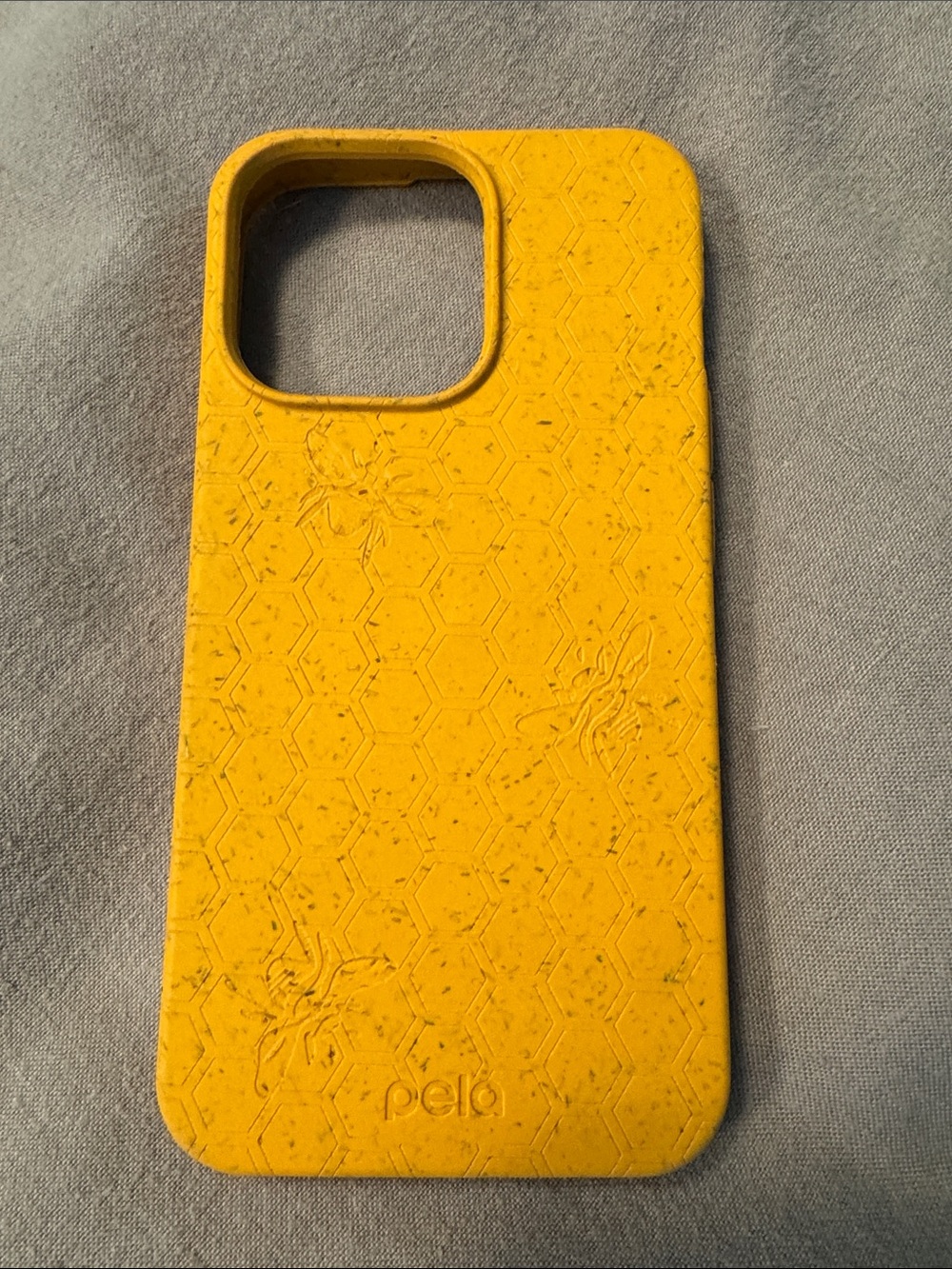 Pela Honeycomb Bee Yellow Eco-Friendly iPhone Case 13pro apple